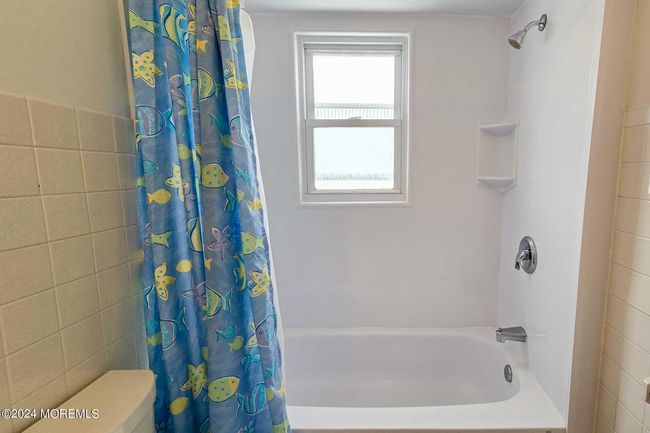 113 New Brunswick Ave, Home with 6 bedrooms, 3 bathrooms and null parking in Lavallette NJ | Image 19
