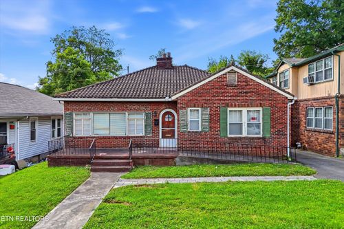 3208 E Magnolia Ave, Knoxville, TN, 37914-4524 | Card Image