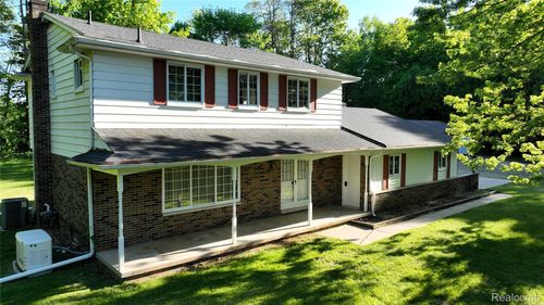 2356 Rochester Rd, Addison Township, MI, 48367-3006 | Card Image