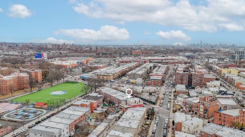 47 Newtown Rd, Long Island City, NY, 11103-1635 | Card Image