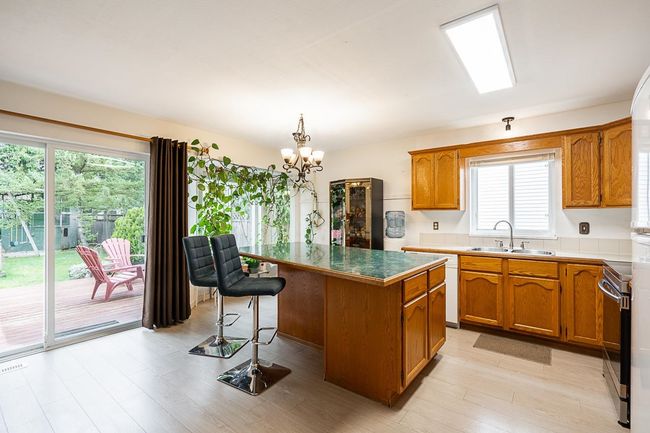 2992 152a St, House other with 3 bedrooms, 2 bathrooms and 4 parking in Surrey BC | Image 12