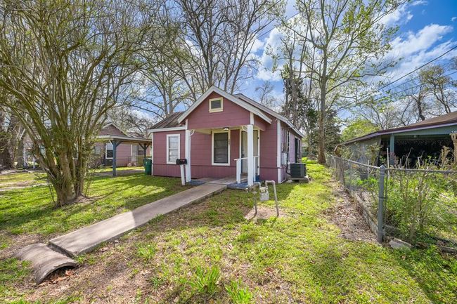 606 E 4 Th St, House other with 1 bedrooms, 1 bathrooms and null parking in Sweeny TX | Image 5