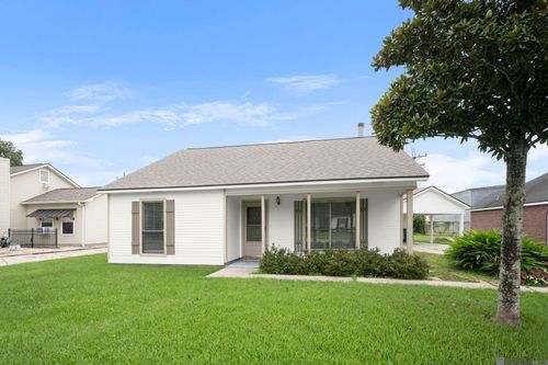 18468 Perkins Oak Rd, Prairieville, LA, 70769-3721 | Card Image