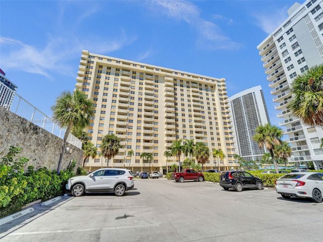 1702 - 1833 S Ocean Dr, Condo with 2 bedrooms, 2 bathrooms and null parking in Hallandale Beach FL | Image 60