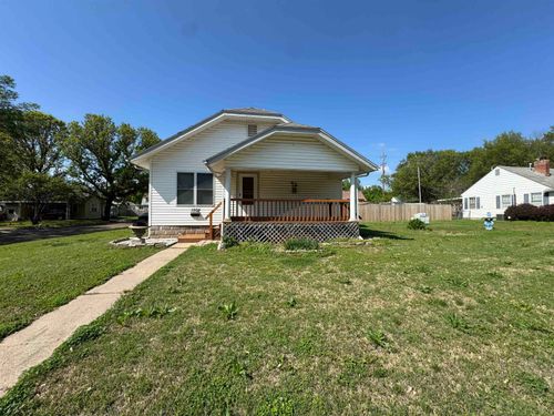 1502 E 12th Ave, Winfield, KS, 67156-3923 | Card Image