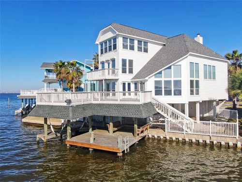 131 Isles End Rd, Tiki Island, TX, 77554-6103 | Card Image