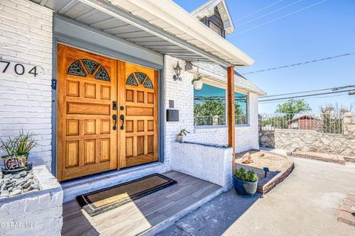 704 Mckelligon Drive, El Paso, TX, 79902 | Card Image