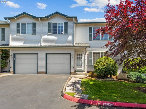c21-8904 Ne 15th Ave, Vancouver, WA, 98665 | Card Image