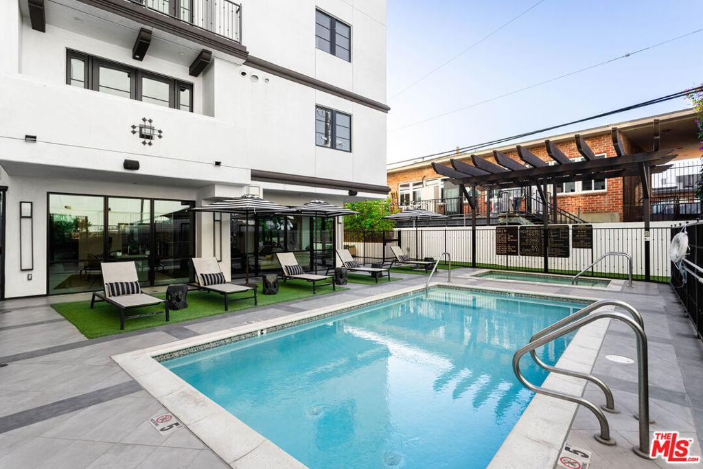 Residential Lease in Los Angeles 3