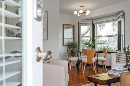 107 Cypress St, Alameda, CA, 94501-1812 | Card Image