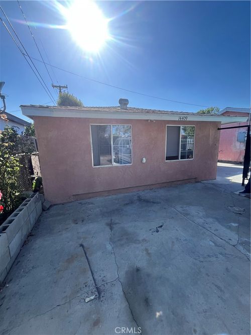 14409 Gundry Ave, Paramount, CA, 90723-3232 | Card Image