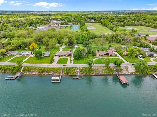 23722 E River Rd, Grosse Ile, MI, 48138-1582 | Card Image