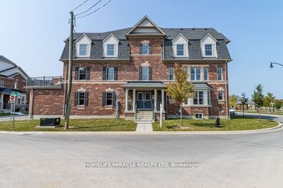 43 Finegan Cir, Home with 4 bedrooms, 4 bathrooms and 2 parking in Brampton ON | Image 1