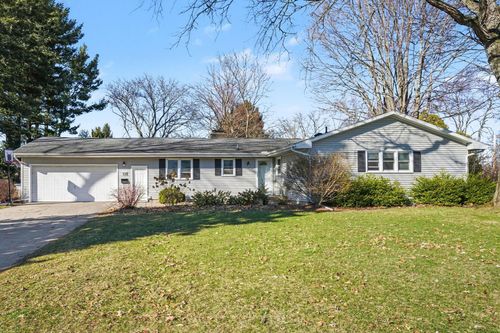908 Galyn St, Sturgis, MI, 49091-2337 | Card Image
