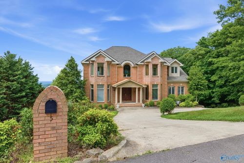 5 Saint Charles Rd Se, Huntsville, AL, 35801-1165 | Card Image
