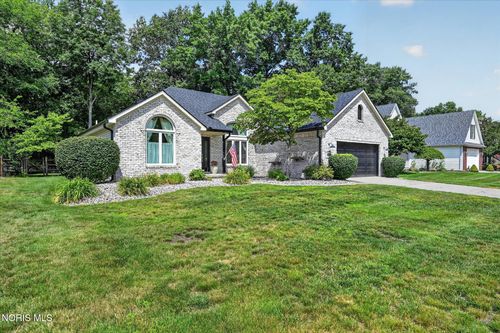 640 Weatherstone Rd, Holland, OH, 43528-7717 | Card Image