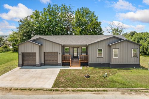 202 Forest Ave, Green Forest, AR, 72638-5001 | Card Image