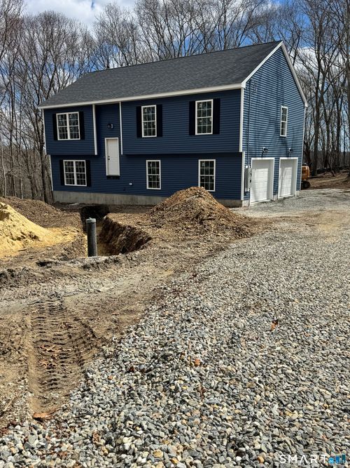 11 Mamacoke Rd, Quaker Hill, CT, 06375-1707 | Card Image