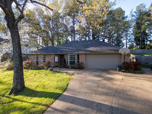 1104 Forest Hills St, Gladewater, TX, 75647-2507 | Card Image