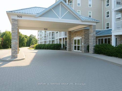 320-900 Bogart Mill Trail, Newmarket, ON, L3Y8V5 | Card Image