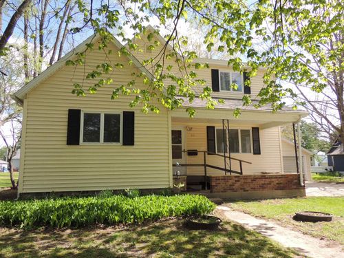315 W Prospect St, Shell Rock, IA, 50670-7808 | Card Image