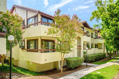 27907 Tyler Ln, Canyon Country, CA, 91387-2903 | Card Image