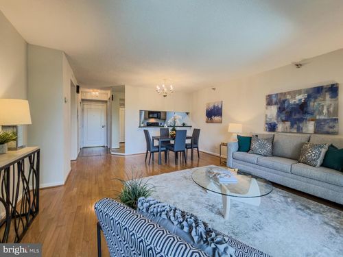 1-205-5800 Nicholson Ln, ROCKVILLE, MD, 20852-2961 | Card Image