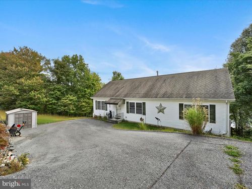 900 Wynonah Dr, AUBURN, PA, 17922-9209 | Card Image