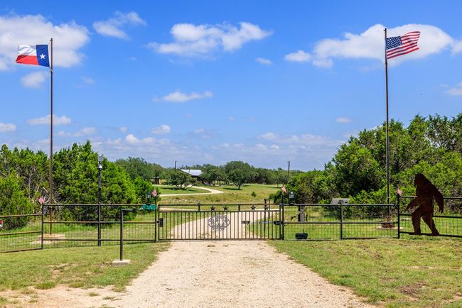 221 Coyote Trl, Home with 2 bedrooms, 2 bathrooms and 2 parking in Harper TX | Image 47