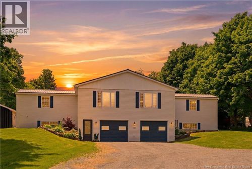 211 Pleasant St, Hillsborough, NB, E4H3B2 | Card Image