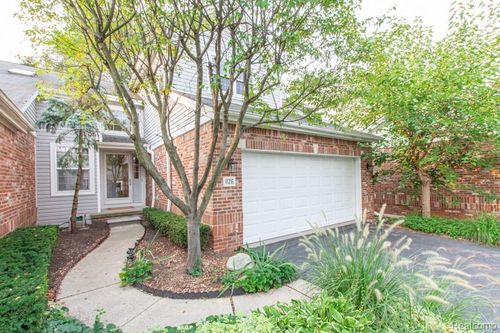 54-1126 Fairways Blvd, Troy, MI, 48085-6110 | Card Image