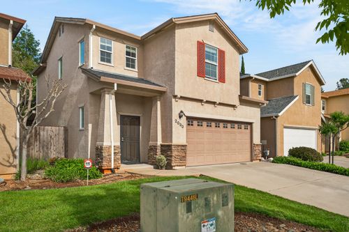 2090 Tuscany Way, Redding, CA, 96003 | Card Image