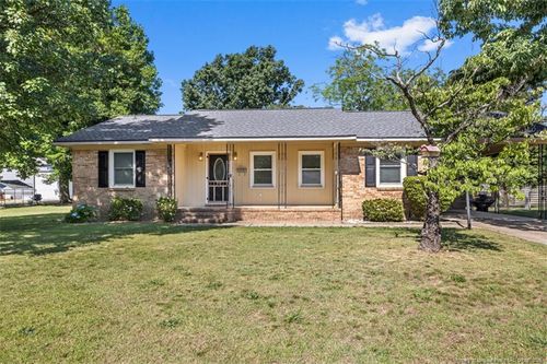 1208 Wentworth Pl, Fayetteville, NC, 28304-3545 | Card Image