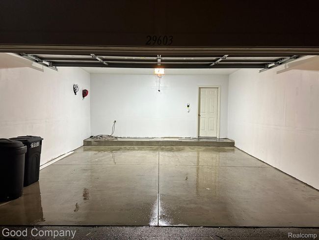 29603 Fox Run Cir, Condo with 3 bedrooms, 2 bathrooms and null parking in Warren MI | Image 11