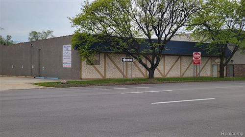 27531 Grand River St, Livonia, MI, 48152-2433 | Card Image