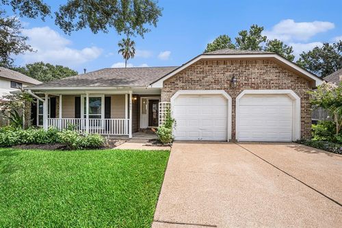 1803 Presidio St, Friendswood, TX, 77546-5934 | Card Image