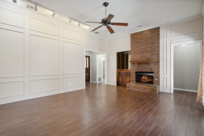710 Cimarron Trl, House other with 3 bedrooms, 2 bathrooms and null parking in Irving TX | Image 9