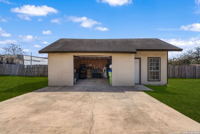 57 Gateway Dr, House other with 4 bedrooms, 2 bathrooms and null parking in Poteet TX | Image 26