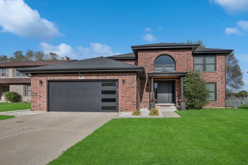 810 Kent Cir, Bartlett, IL, 60103-4583 | Card Image