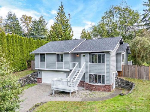 935 Holly Drive, Fircrest, WA, 98466 | Card Image