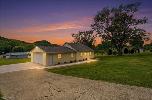1420 Dietz Ln, Zanesville, OH, 43701-7901 | Card Image