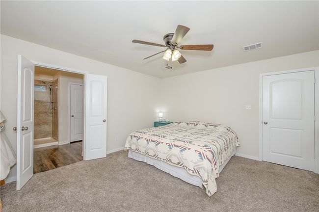 817 Mockingbird St, House other with 3 bedrooms, 2 bathrooms and null parking in Navasota TX | Image 15