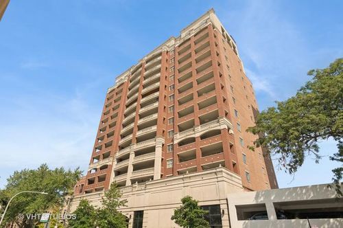 apt-607-828 W Grace St, Chicago, IL, 60613-5761 | Card Image