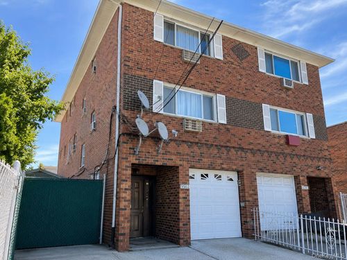 1r-101-27 95th Street, New York, NY, 11416 | Card Image