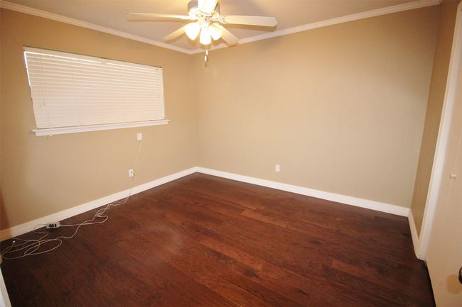 Guest Bedroom 1: Roomy bedroom | Image 21