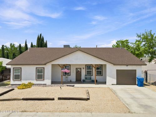 139 Main St, Clint, TX, 79836-2111 | Card Image