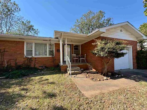 915 S Howerton Pl, Cushing, OK, 74023-4627 | Card Image