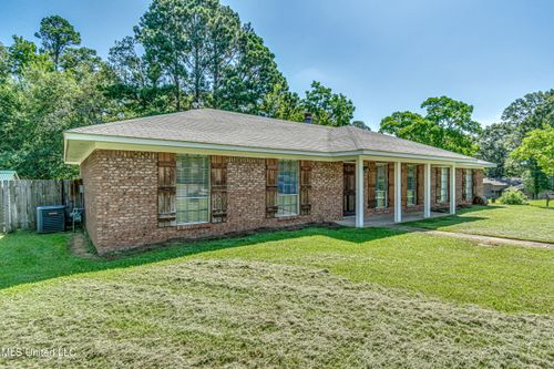 348 Durham Ct, Brandon, MS, 39047-8037 | Card Image