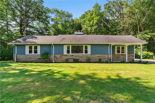 29650 N Hilltop Rd, Chagrin Falls, OH, 44022-1422 | Card Image