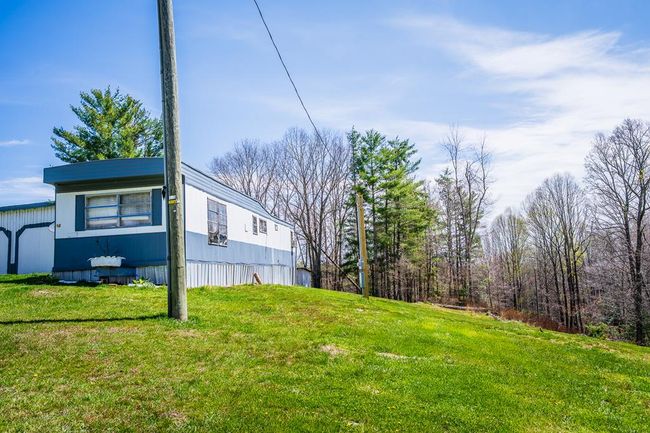 203 Penny Ln, House other with 4 bedrooms, 2 bathrooms and 3 parking in Independence VA | Image 27